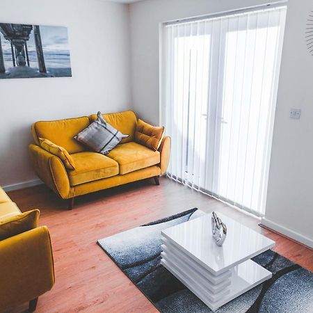 Salford Holiday Apartment Манчестер Экстерьер фото