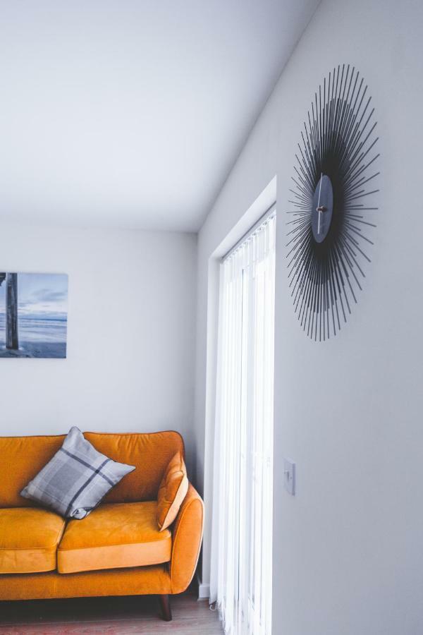 Salford Holiday Apartment Манчестер Экстерьер фото