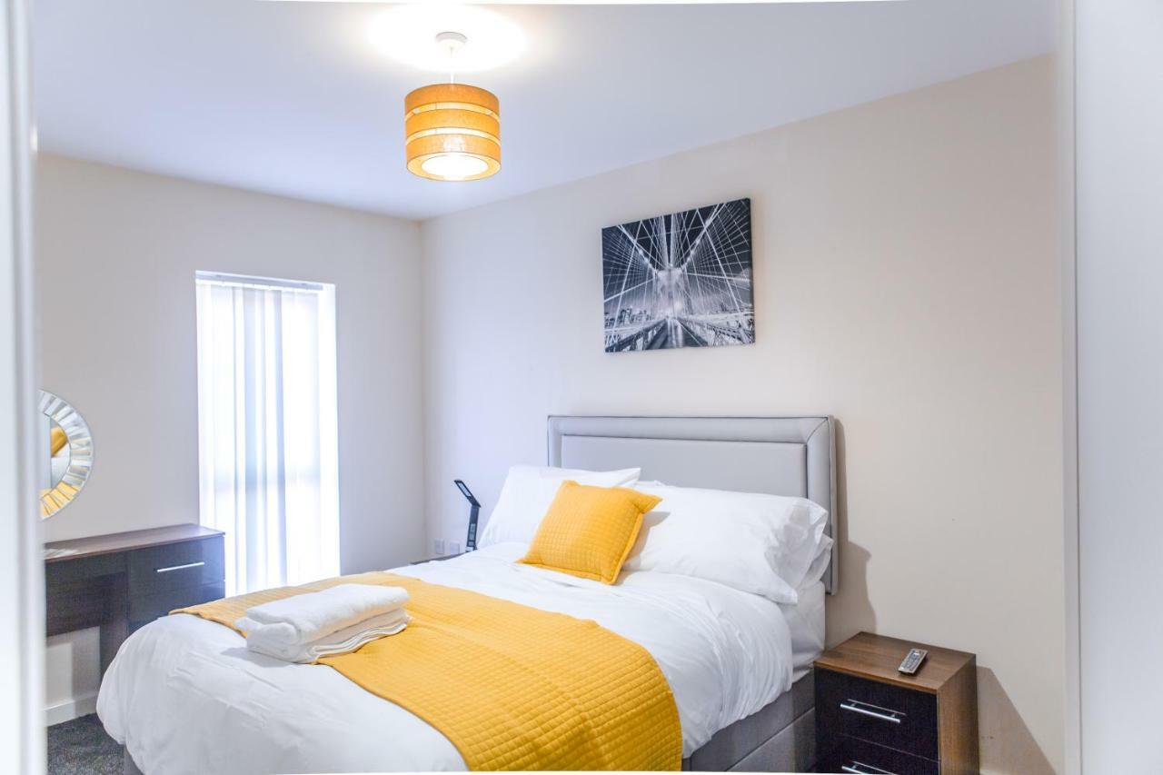 Salford Holiday Apartment Манчестер Экстерьер фото