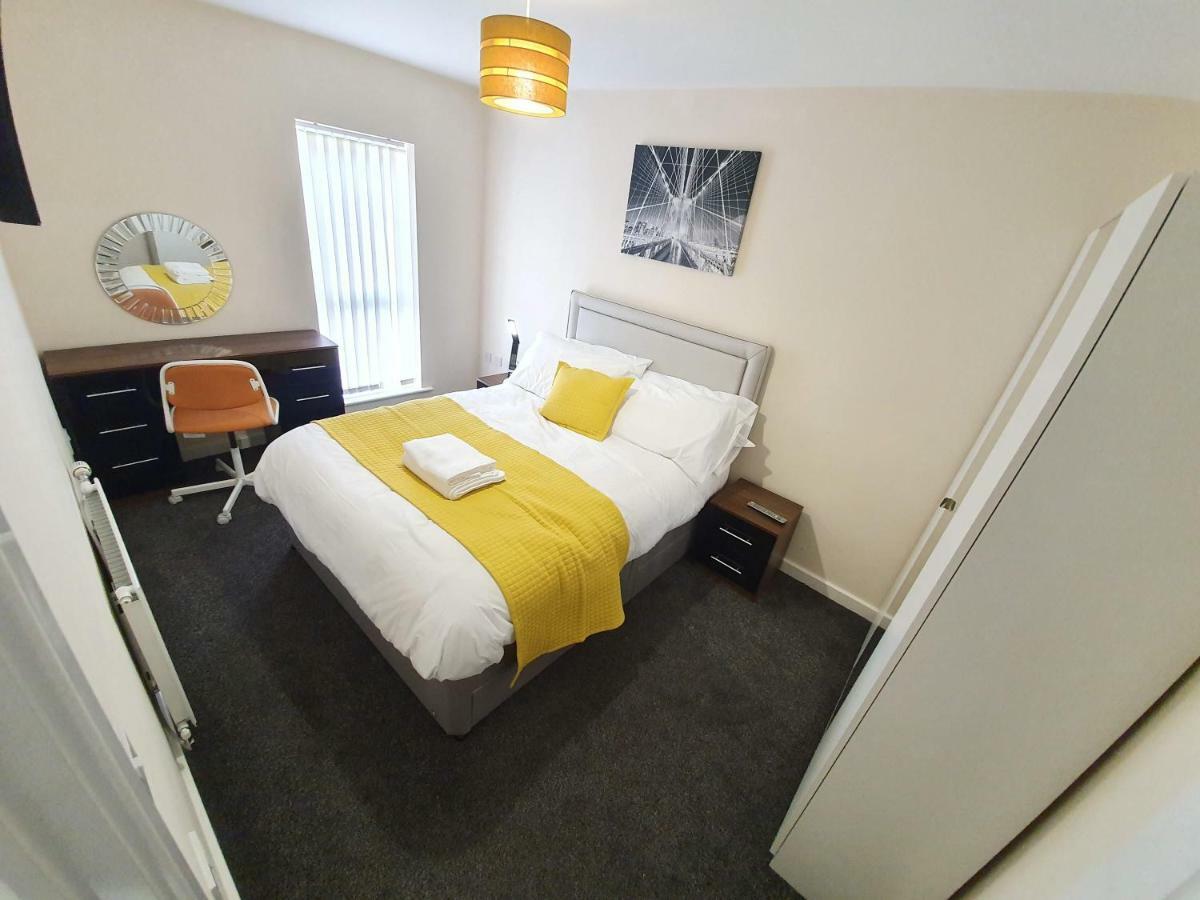 Salford Holiday Apartment Манчестер Экстерьер фото