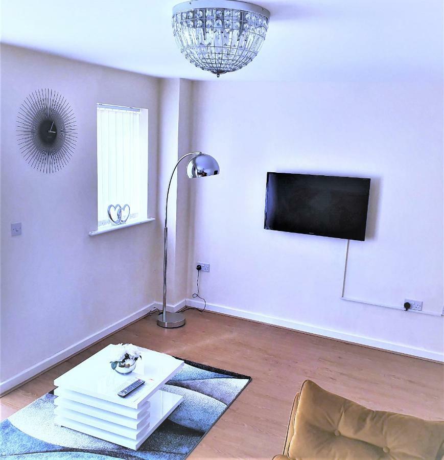 Salford Holiday Apartment Манчестер Экстерьер фото